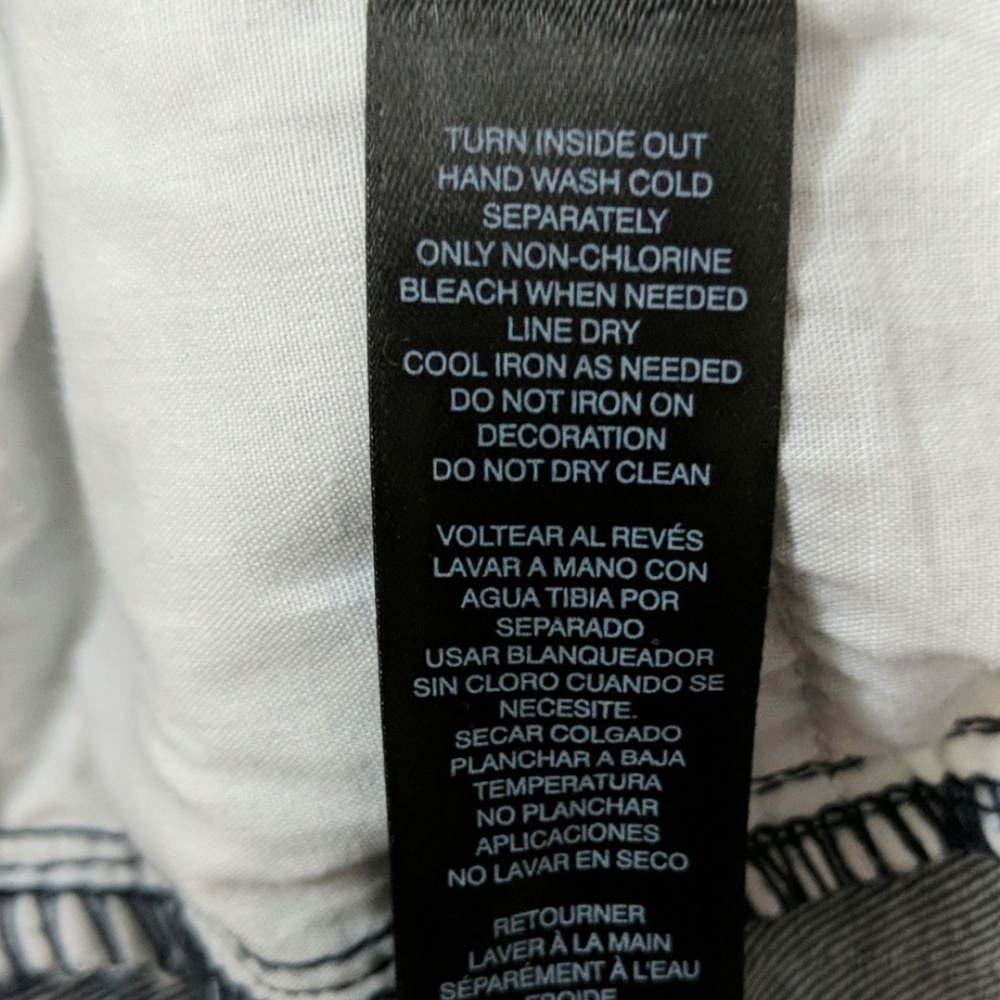 Chico's Platinum Embellished Jean Size 14 (2.5/L) - Picture 7 of 8